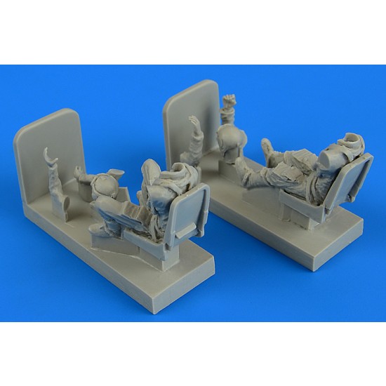 1/48 German Luftwaffe Pilot&Operator w/Seats for Me-262B-1A/U1 for Hobby Boss (2 Figures)