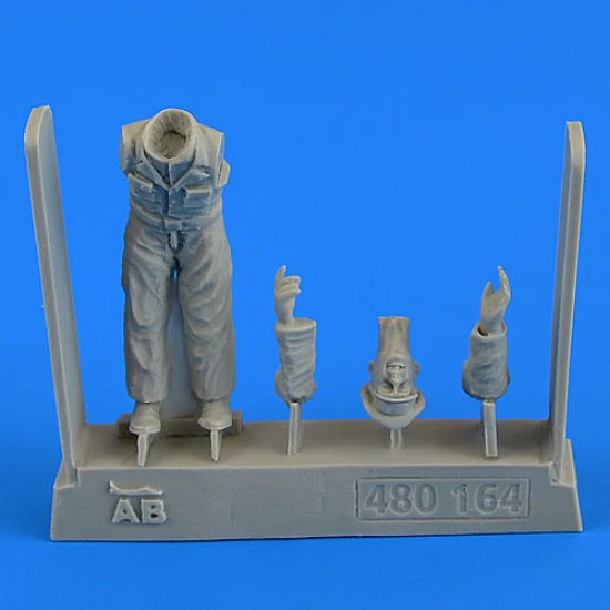 1/48 WWII German Mechanic Office for Hobby Boss kit (1 Figure)