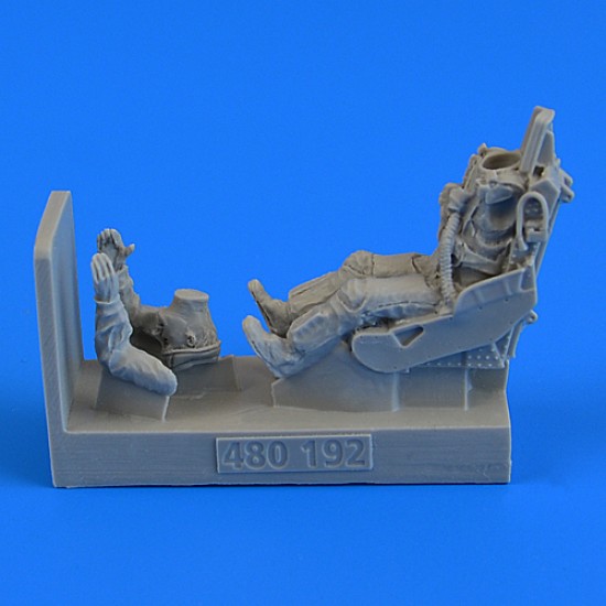 1/48 USAF Fighter Pilot for F-5A/C with Ejection Seat