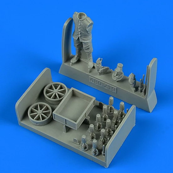 1/48 WWI German Aircraft Armover with Ammunition Cart 