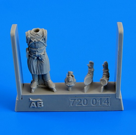 1/72 WWII Russian Pilot (1 Resin Pilot)