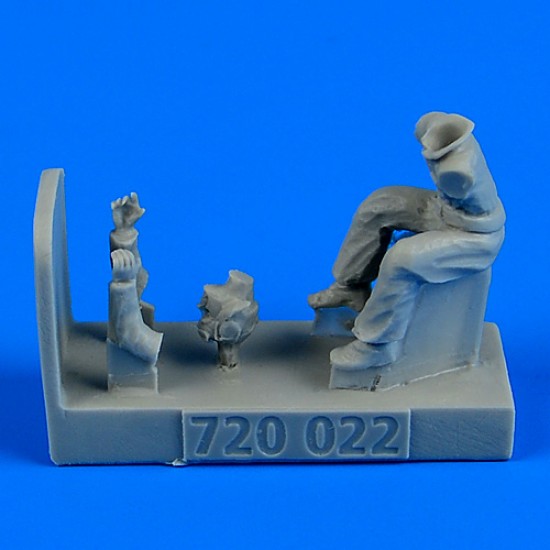 1/72 WWII RAF Motorcycle Driver (1 Figure)