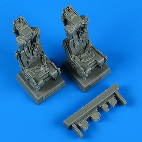 1/32 McDonnell Douglas F-4 Phantom II Ejection Seats w/Safety Belts