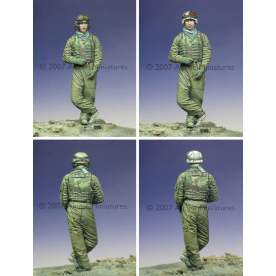 1/35 OIF US Tank Crew #2 (1 figure)
