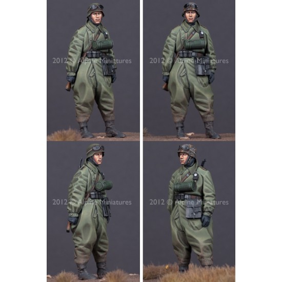 1/35 German Motorcycle Trooper (1 figure)