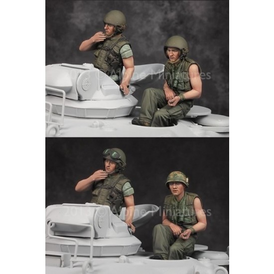 1/35 US Tanker Vietnam War Set (2 Figures, Each with 2 Different Heads)