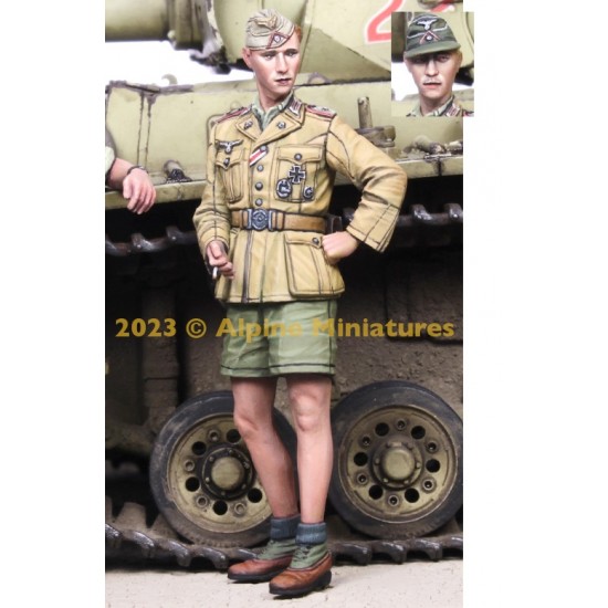 1/35 German DAK Panzer Officer