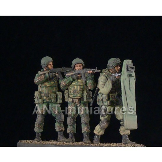 1/35 Russian Spetsnaz FSB Assault Group 2008 (3 figures)