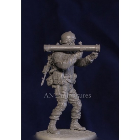 1/35 Russian Spetsnaz FSB Officer with RPO-A Shmel (1 figure)