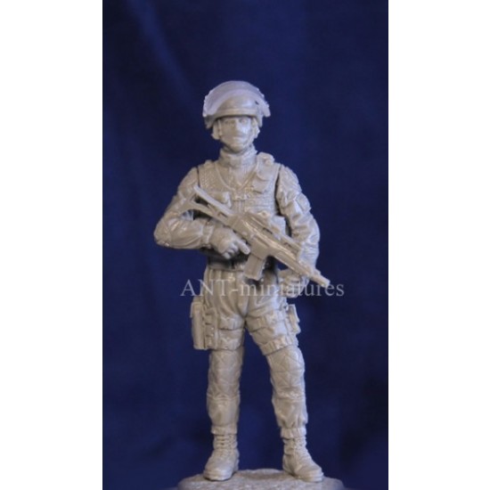 1/35 French GIPN Operator (1 figure)