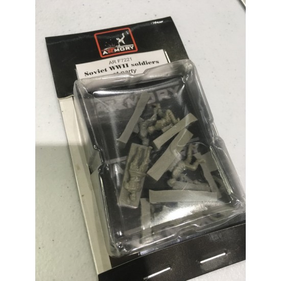 1/72 Soviet Soldiers at Party (5 figures)