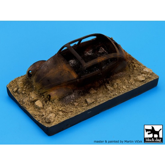 1/35 Destroyed German Car (Africa) Diorama Base