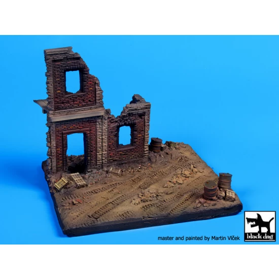 1/72 House Ruin (Europe) Base (110mm x 100mm)
