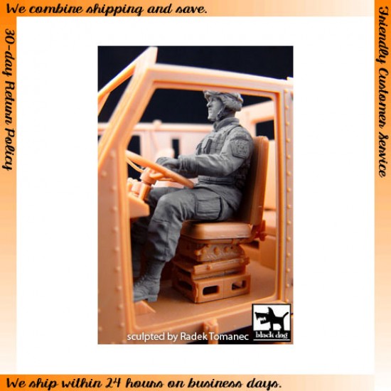 1/35 US Soldier Driver M1070 Truck Tractor (1 figure)