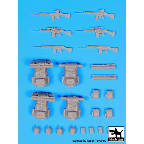 1/35 Combat Rifle FN-FAL + Backpacks in Falkland War