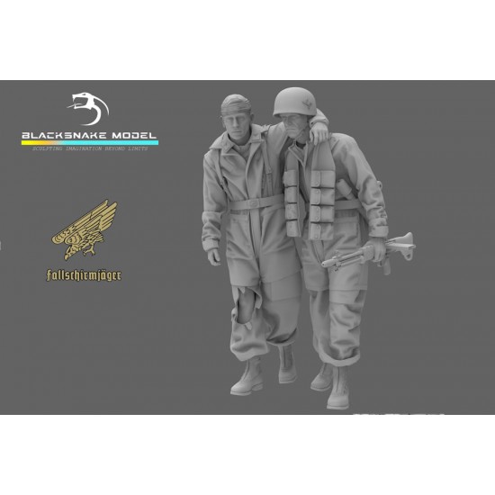 1/35 WWII German Paratrooper with Wounded Comrade (2 figures)