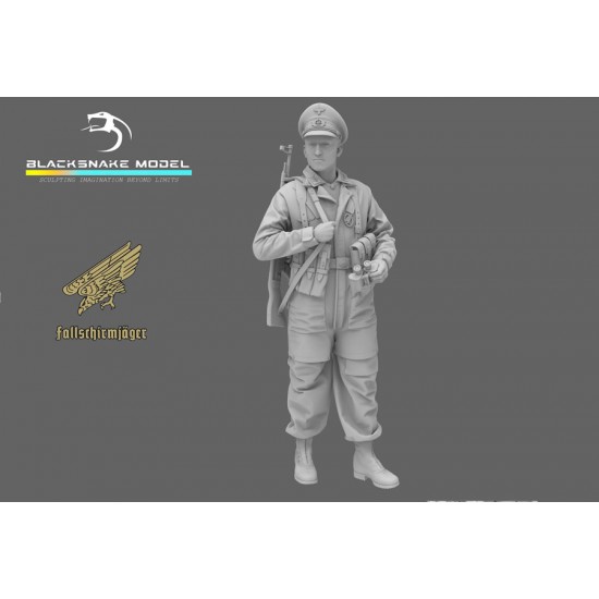 1/35 WWII German Paratrooper Officer Scouting the Battlefield
