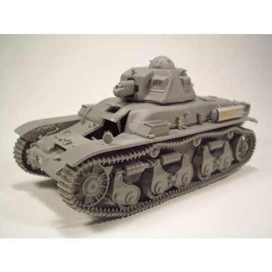 1/35 R35 - PzKpfw 35R(f) (French, Italian &2 German Versions) Full resin kit w/interior