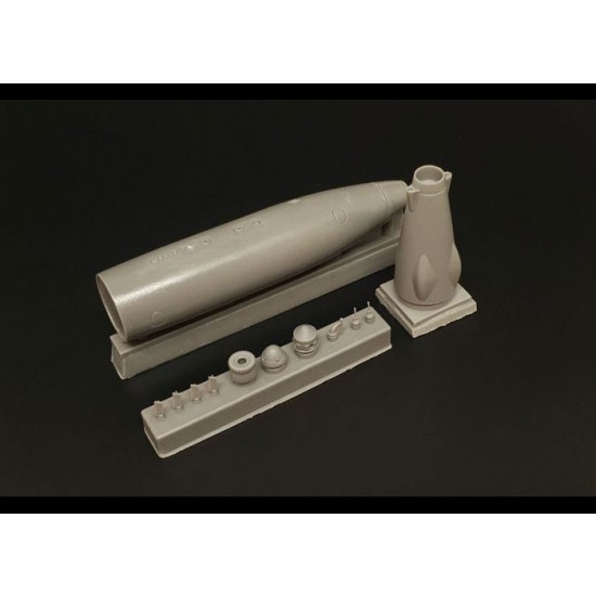 1/48 D-704 Buddy Refueling Tank Early Type 1960-70