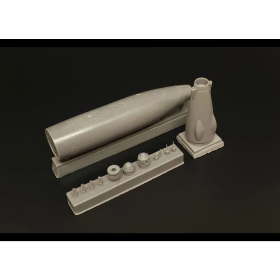 1/48 D-704 Buddy Refueling Tank Early Type 1960-70