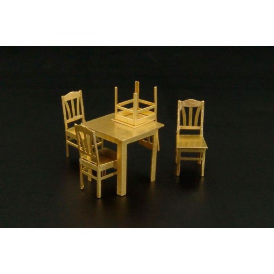 1/72 Table and Chairs
