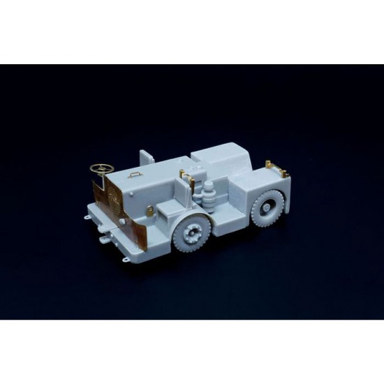 1/72 British Tugmaster Deck Tractor