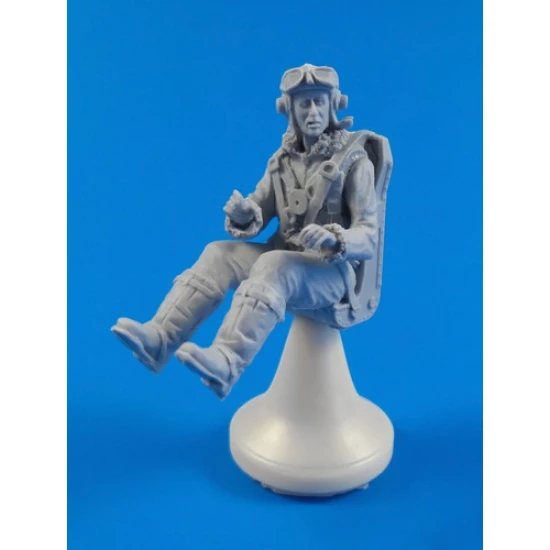 1/32 British Tempest Pilot, Sitting for 1/32 Special Hobby kit