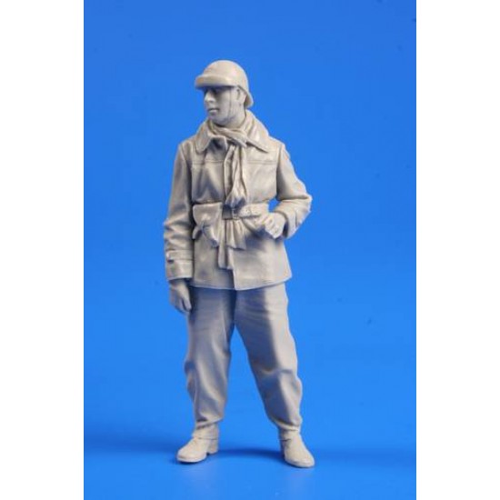 1/35 WWII French Tank Commander
