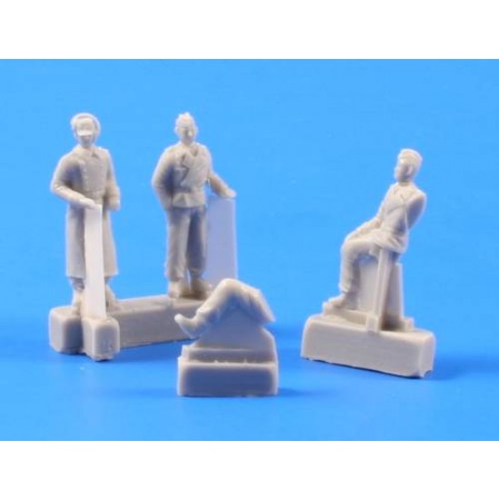 1/72 German Tank Crew 1944 (3 standing figures)
