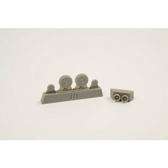 1/72 P-40 Wheels Cross Tread for Special Hobby kit