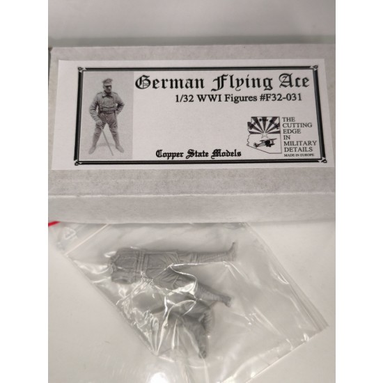 1/32 WWI German Flying Ace Standing Figure
