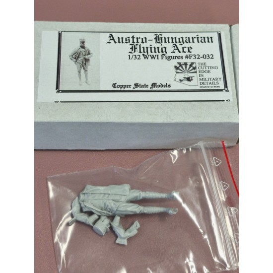1/32 WWI Austro-Hungarian Flying Ace Standing Figure