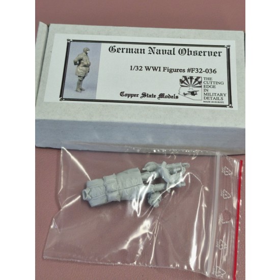 1/32 German Naval Observer Standing Figure