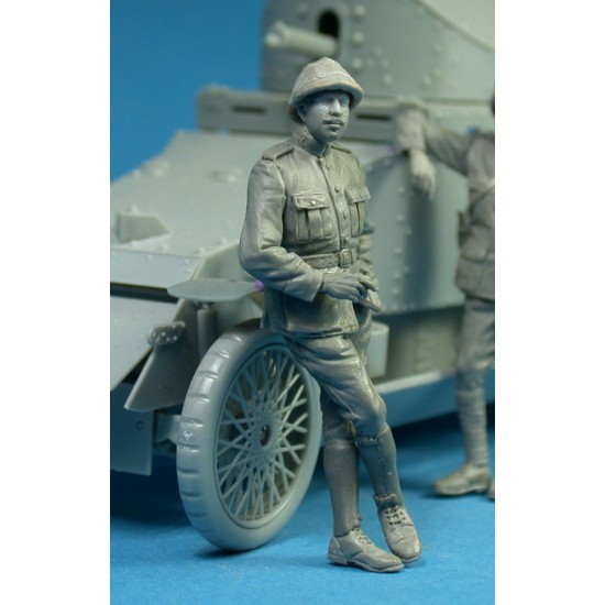1/35 Belgian Armoured Car Officer