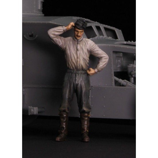 1/35 Austro Hungarian Armoured Car Mechanic