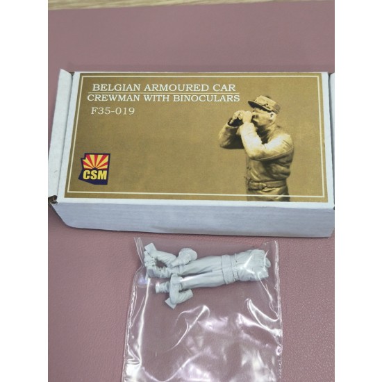 1/35 Belgian Armoured Car Crewman With Binoculars