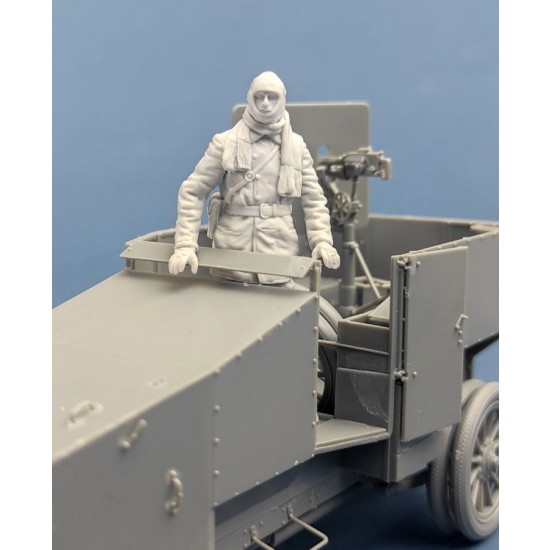 1/35 French Marine Armoured Car Driver