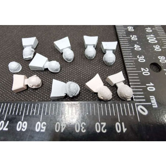 1/35 Assorted US M1 Helmets (10pcs) without Photo-etched Parts