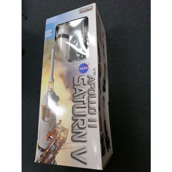 1/72 Apollo 11 Saturn V - Unassembled Model (box damaged)