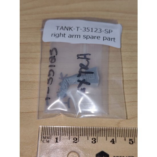 1 Right Arm Spare Part for 1/35 German Tank Officer, Summer 1939-1945
