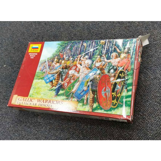 1/72 Gaul Infantry 3rd century BC (box damaged)