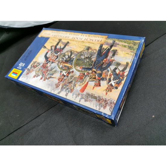 1/72 French Foot Artillery 1810-1815 (25 Figures) (box damaged)
