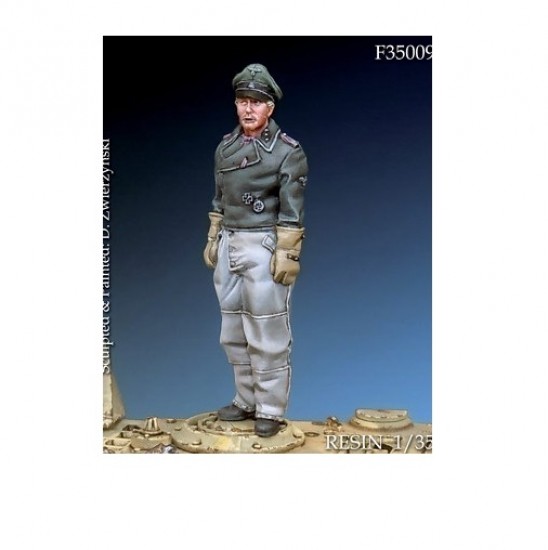 1/35 WWII SS Tank Commander Europa 1944