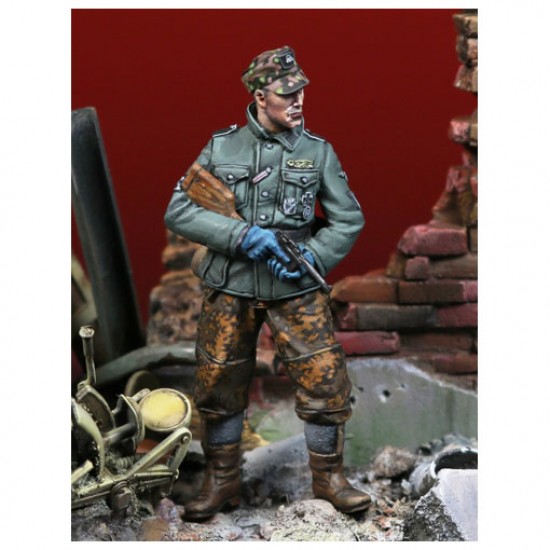 1/35 Waffen SS Hero