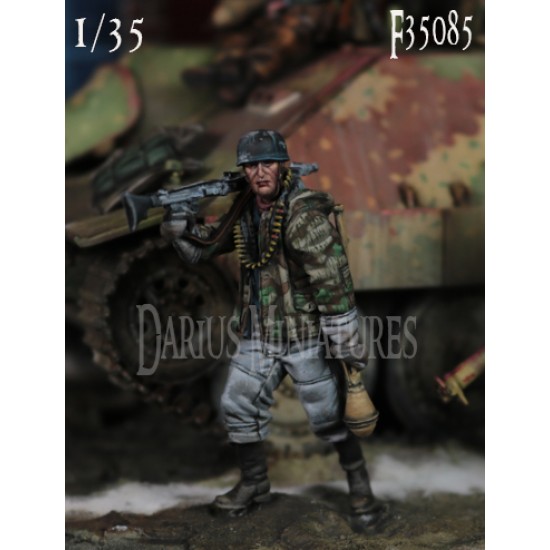 1/35 Fallschirmjager MG42 and Panzerfaust