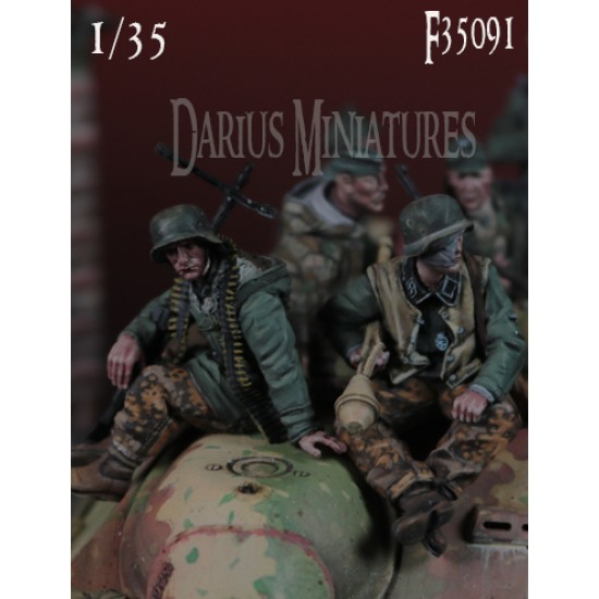 1/35 WSS German Grenadiers (2 figures)