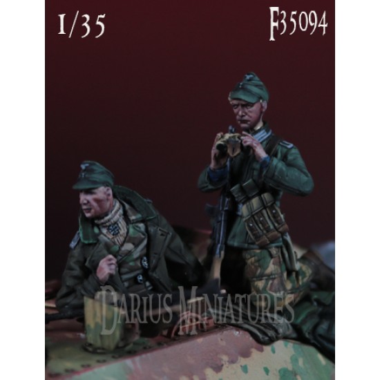 1/35 WWII German Heer (2 figures)