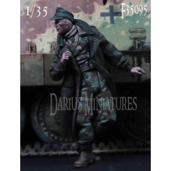 1/35 German Hetzer Commander 