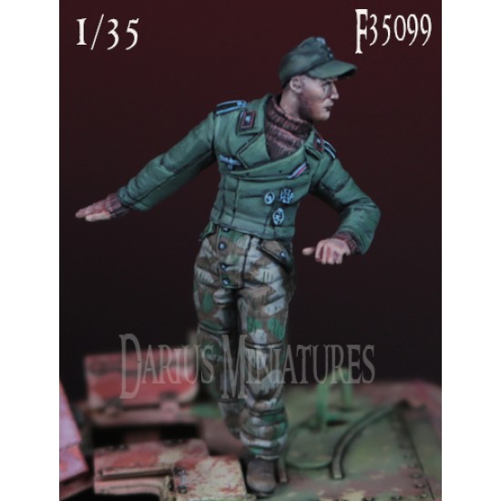 1/35 Wehrmacht Hetzer Crewman #2