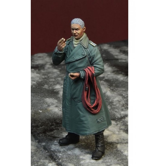 1/35 Luftwaffe Mechanic in Kradmantel